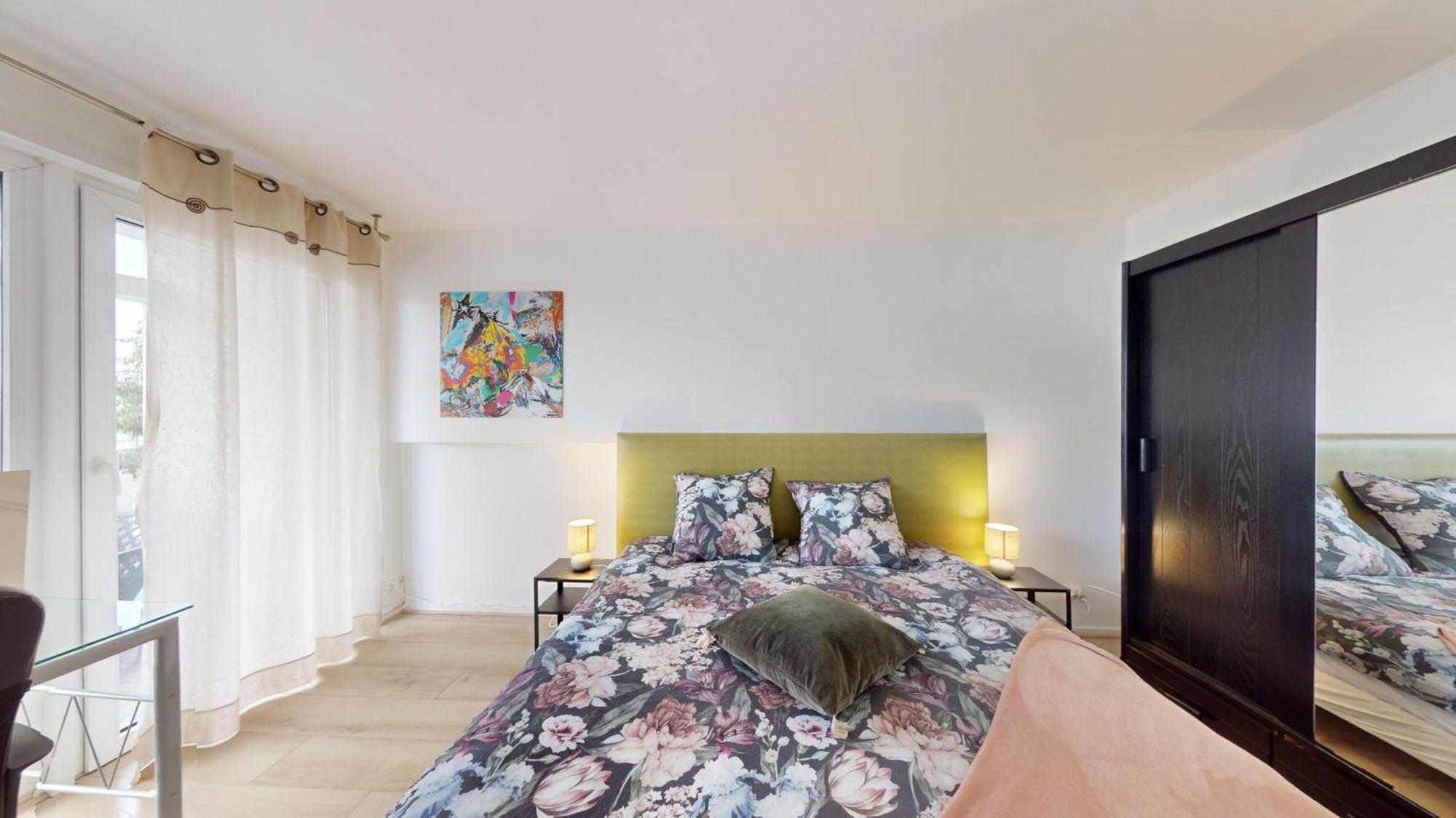 Appartement Les Beaux Arts - Prive 65 M2- Terrasse Et Parking Couvert - Wifi Metz